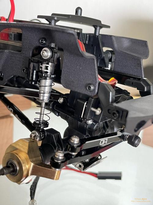 SCX24 Original Servo Is Weak? Replaced With Reefs 99 Micro-rudder, Climbing Performance Soared